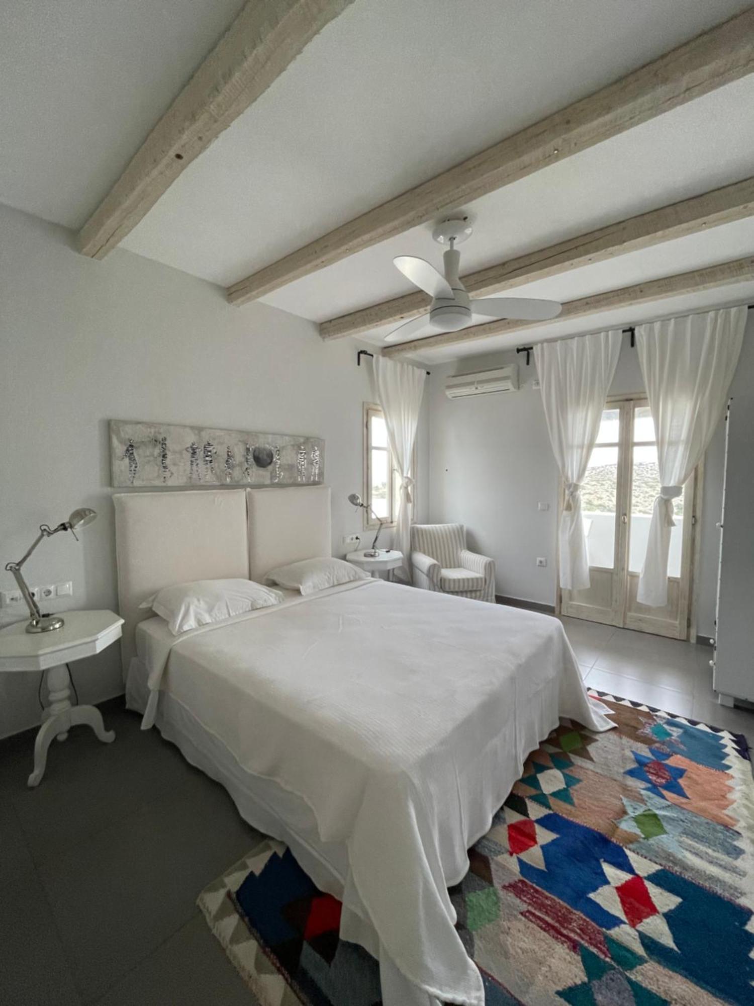 Speires Suites 이라클리아 외부 사진